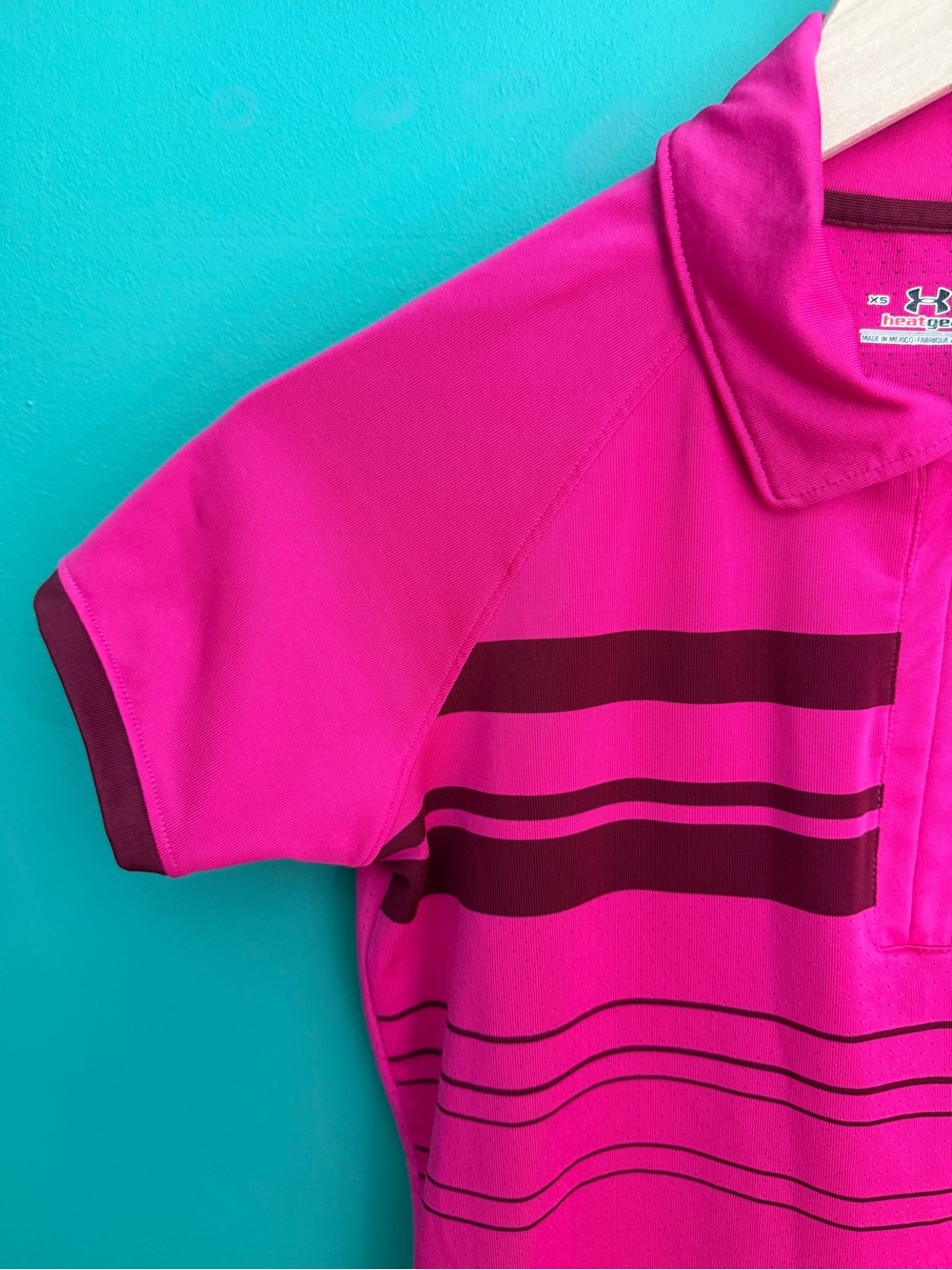 XS Like New Under Armour Heat Gear Women’s Golf Shirt Hot Pink Performance Polo - Picture 4 of 11